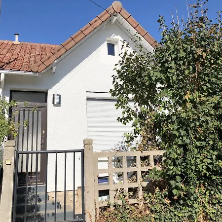 Petite Maison Avec Jardin Dans Banlieue De Paris Cormeilles-en-Parisis