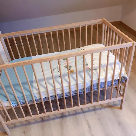 Petite Maison Avec Jardin Dans Banlieue De Paris Villa *